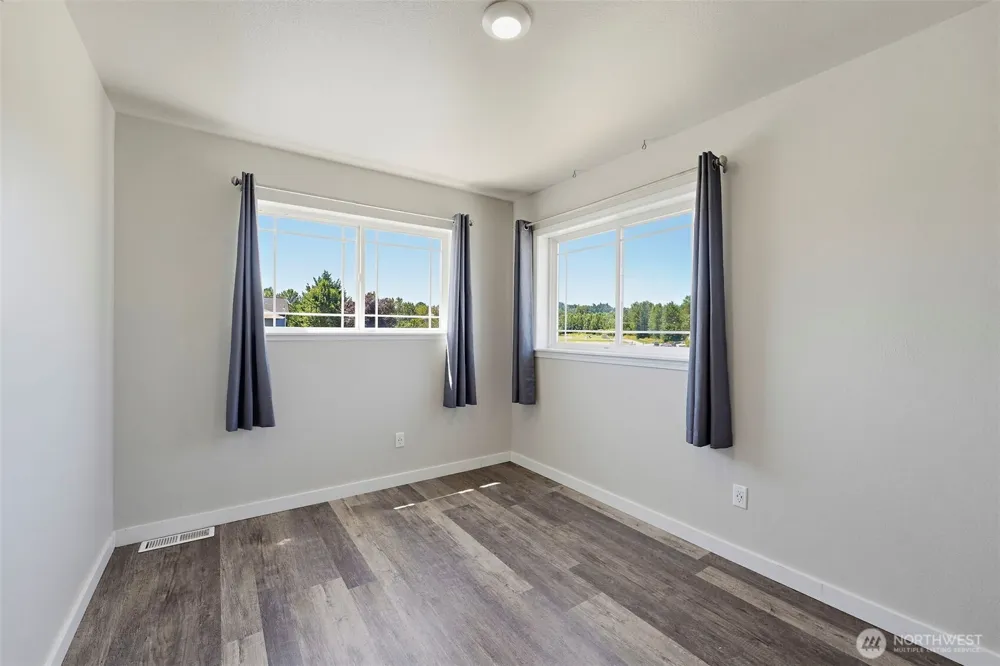 402 Orting Avenue NW Orting, WA 98360