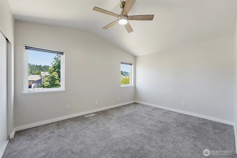 402 Orting Avenue NW Orting, WA 98360