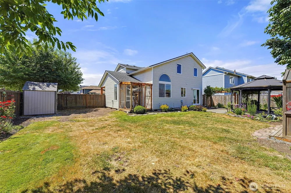 402 Orting Avenue NW Orting, WA 98360