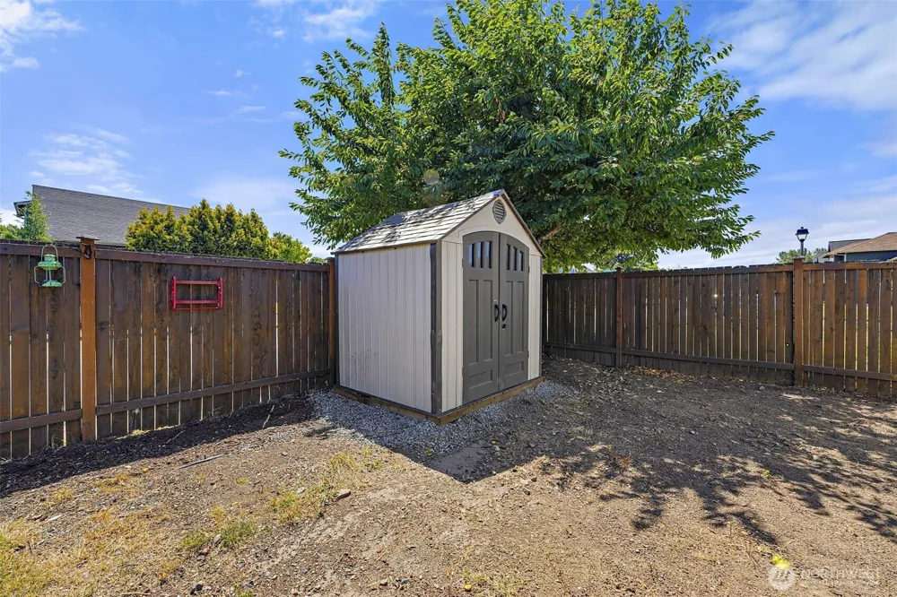 402 Orting Avenue NW Orting, WA 98360