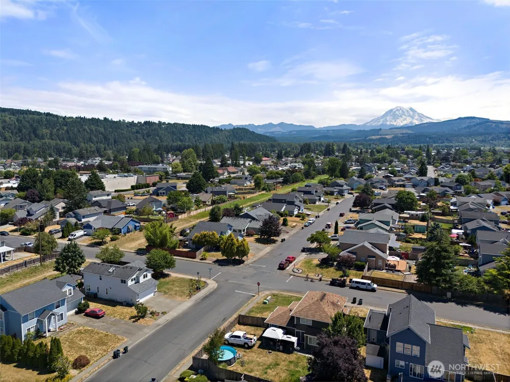402 Orting Avenue NW Orting, WA 98360