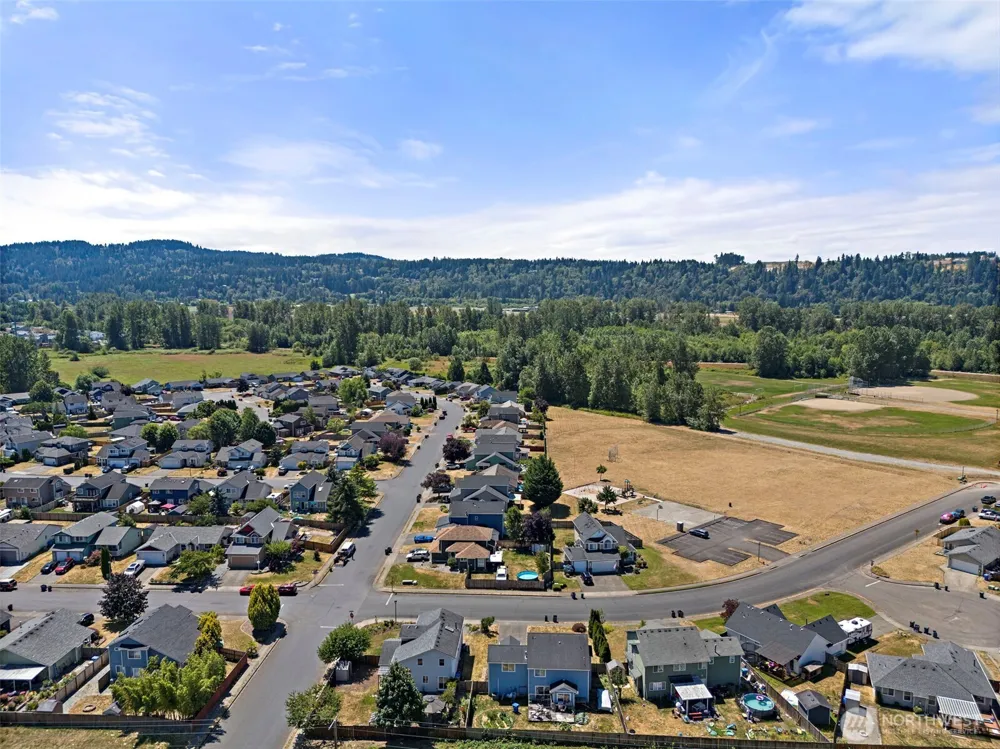 402 Orting Avenue NW Orting, WA 98360
