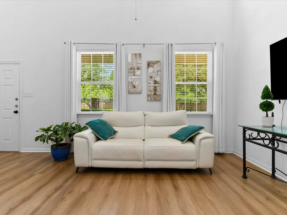 3106 Bedford Road Bedford, TX 76021
