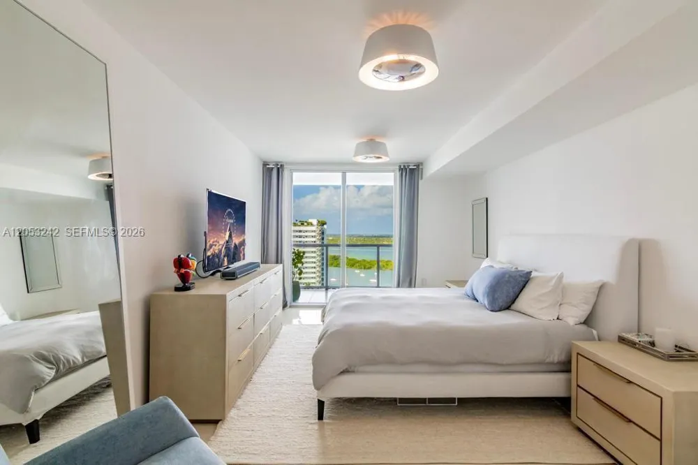 7928 East Dr #1604 + DEN North Bay Village, FL 33141