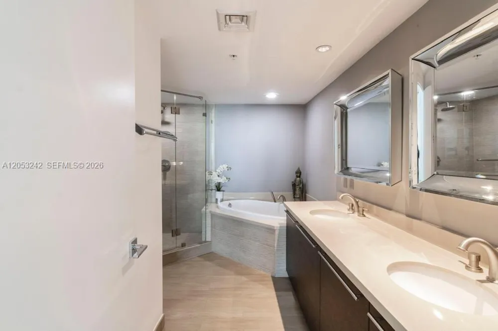 7928 East Dr #1604 + DEN North Bay Village, FL 33141