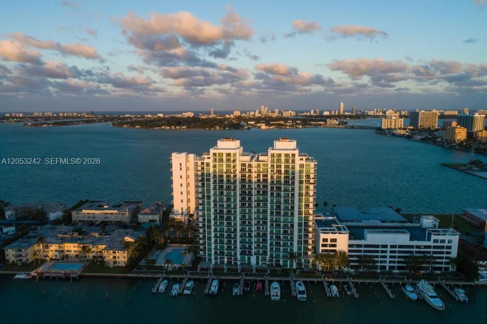 7928 East Dr #1604 + DEN North Bay Village, FL 33141