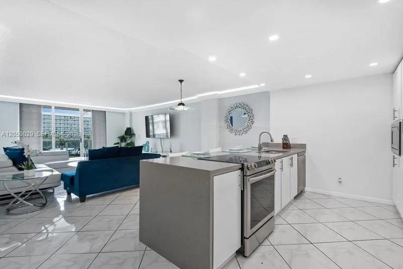 3800 S Ocean Dr #410 Hollywood, FL 33019