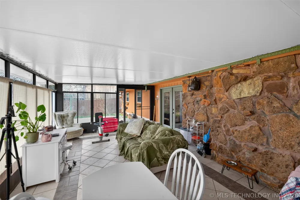 1045 Rolling Meadows Bartlesville, OK 74006