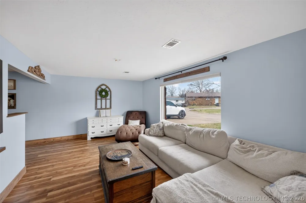 1045 Rolling Meadows Bartlesville, OK 74006
