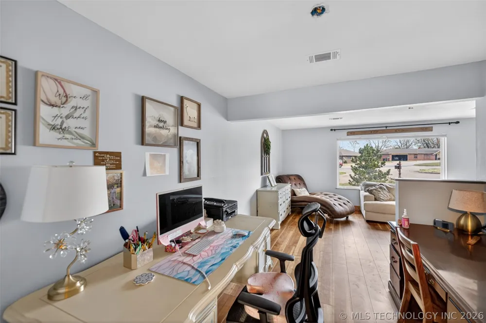 1045 Rolling Meadows Bartlesville, OK 74006