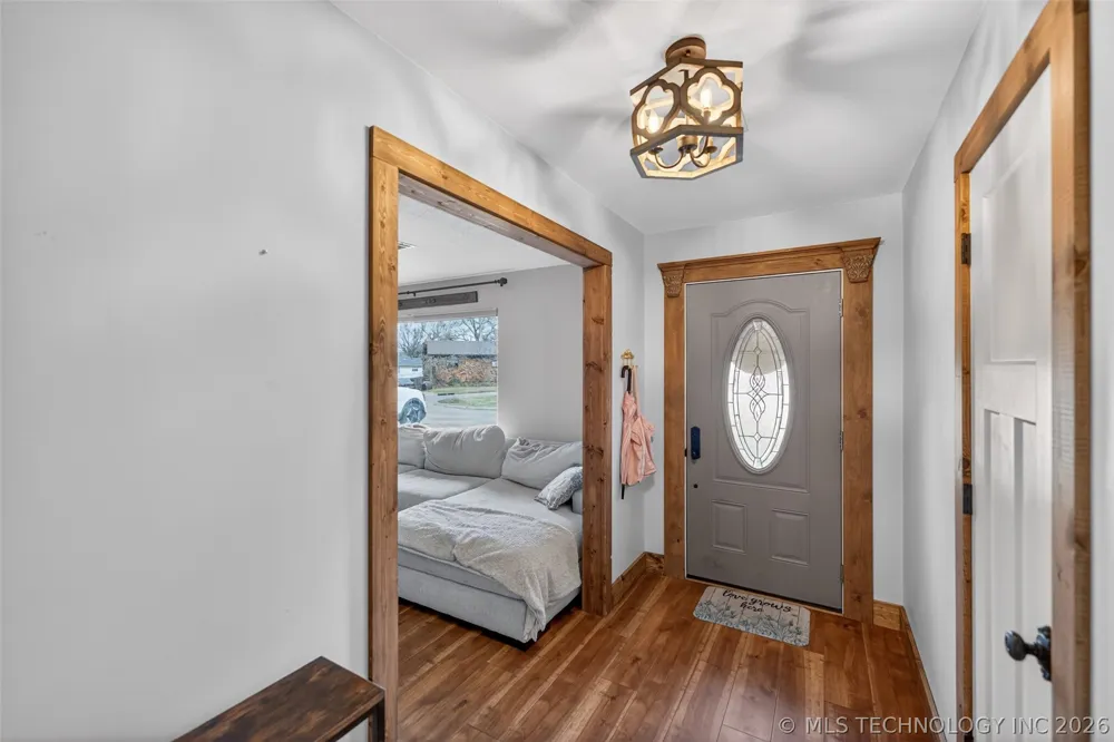1045 Rolling Meadows Bartlesville, OK 74006