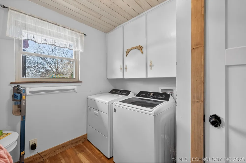 1045 Rolling Meadows Bartlesville, OK 74006