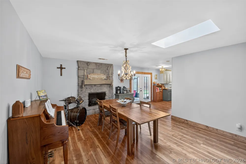1045 Rolling Meadows Bartlesville, OK 74006