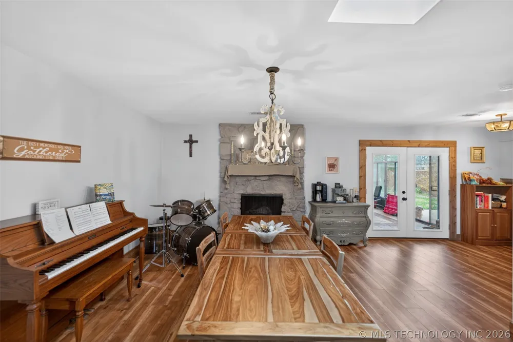 1045 Rolling Meadows Bartlesville, OK 74006