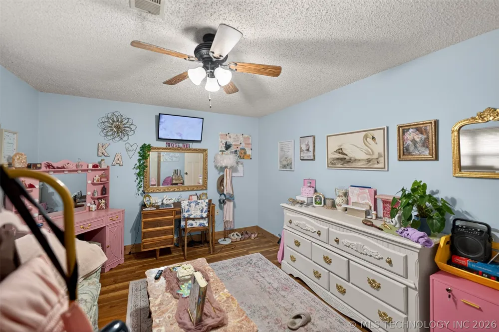 1045 Rolling Meadows Bartlesville, OK 74006