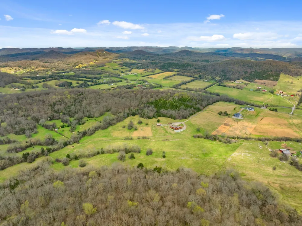 2063 Kennedy Creek Rd Auburntown, TN 37016
