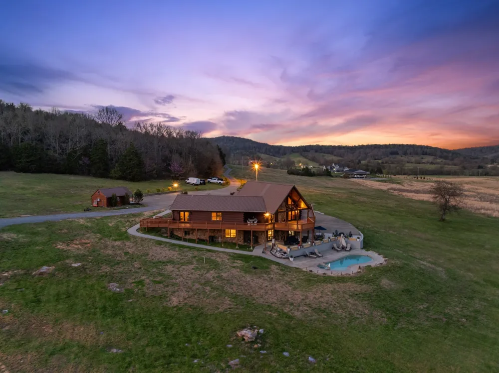 2063 Kennedy Creek Rd Auburntown, TN 37016