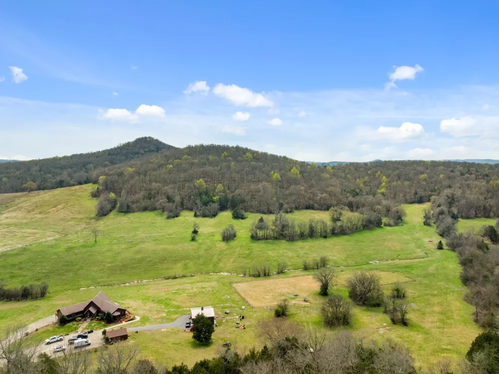 2063 Kennedy Creek Rd Auburntown, TN 37016