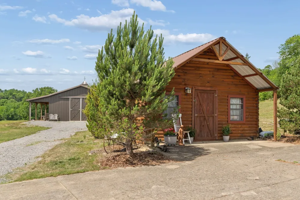2063 Kennedy Creek Rd Auburntown, TN 37016