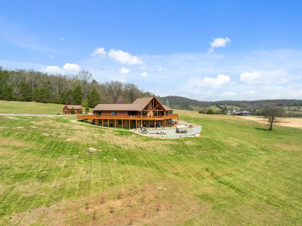 2063 Kennedy Creek Rd Auburntown, TN 37016