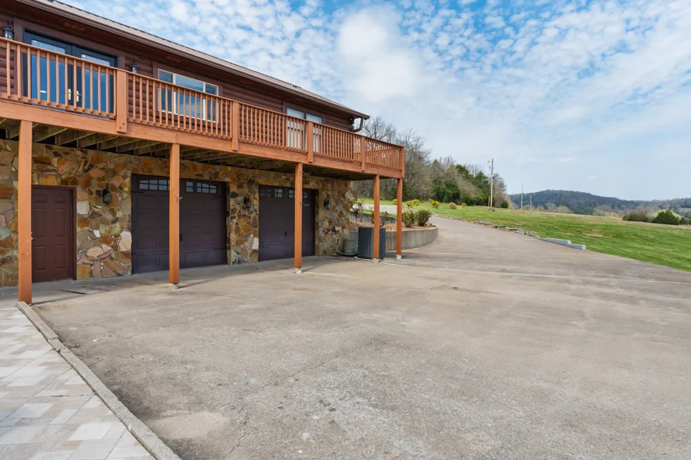 2063 Kennedy Creek Rd Auburntown, TN 37016