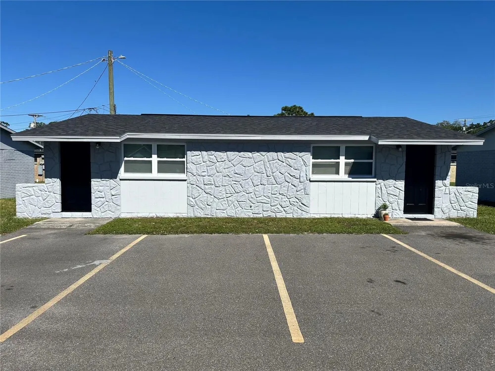 1104 E 140TH AVENUE #B Tampa, FL 33613