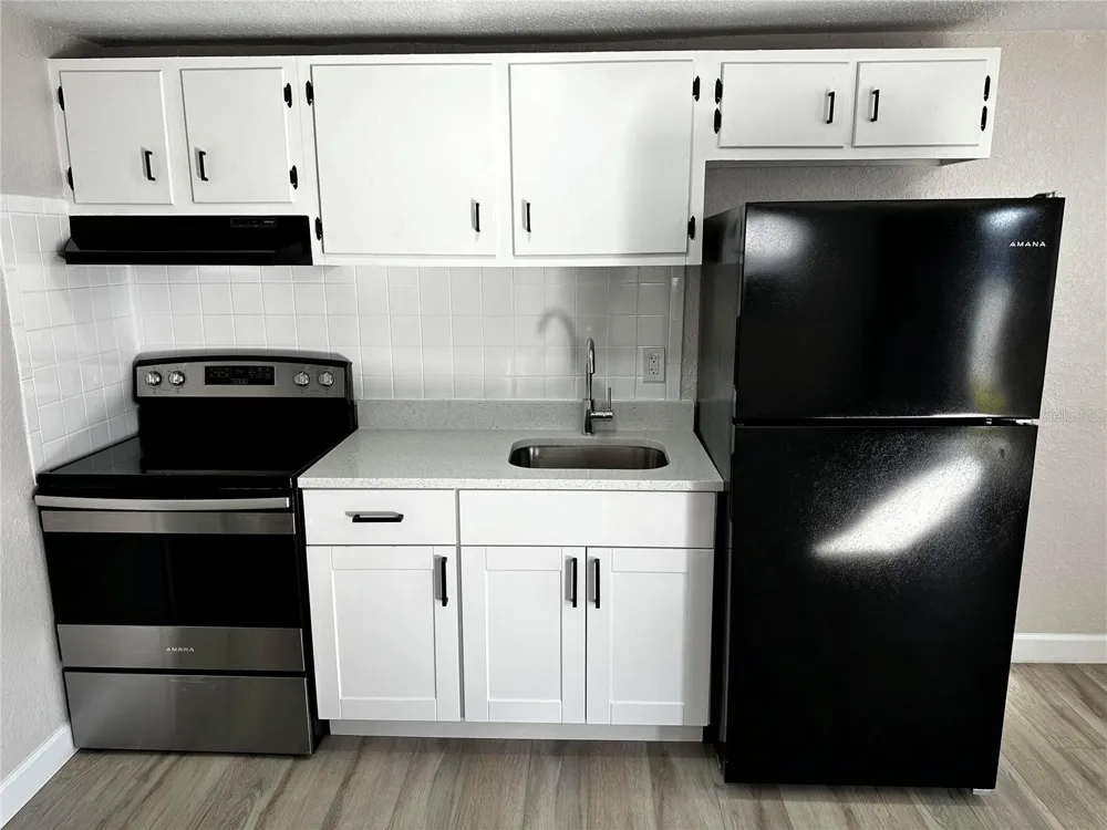 1104 E 140TH AVENUE #B Tampa, FL 33613
