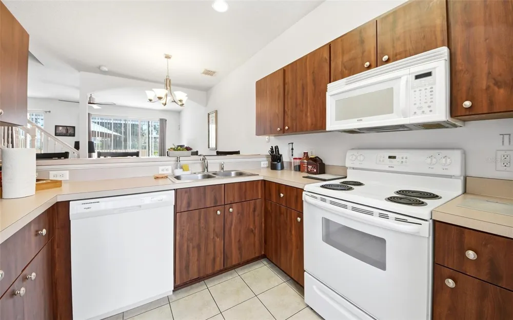 1280 S BEACH CIRCLE Kissimmee, FL 34746