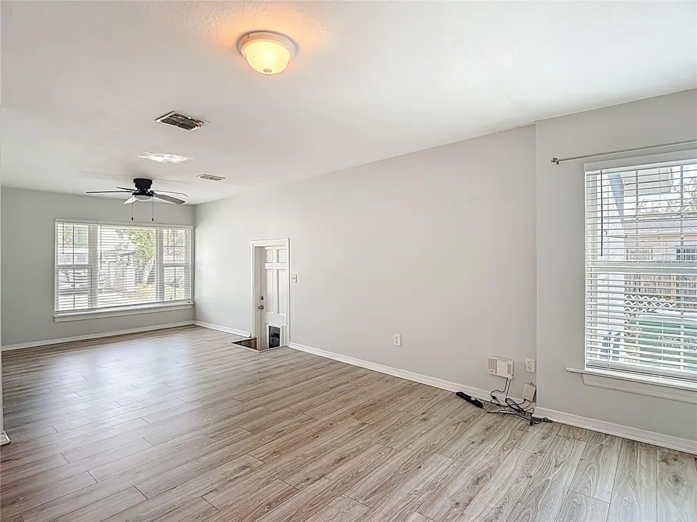 3002 W ARCH STREET Tampa, FL 33607