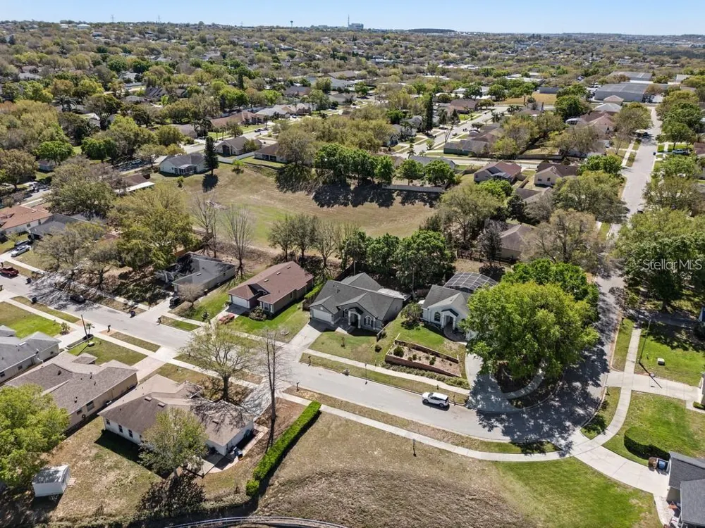 834 HIGH POINTE CIRCLE Minneola, FL 34715