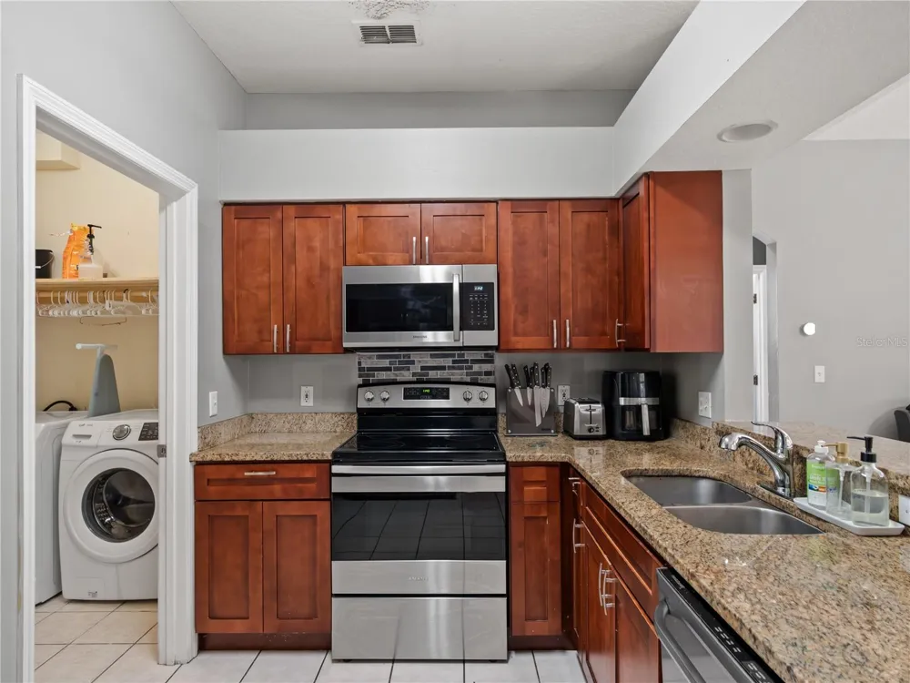 834 HIGH POINTE CIRCLE Minneola, FL 34715