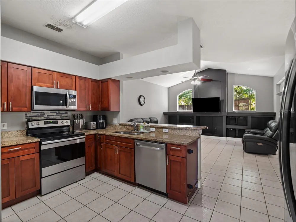834 HIGH POINTE CIRCLE Minneola, FL 34715