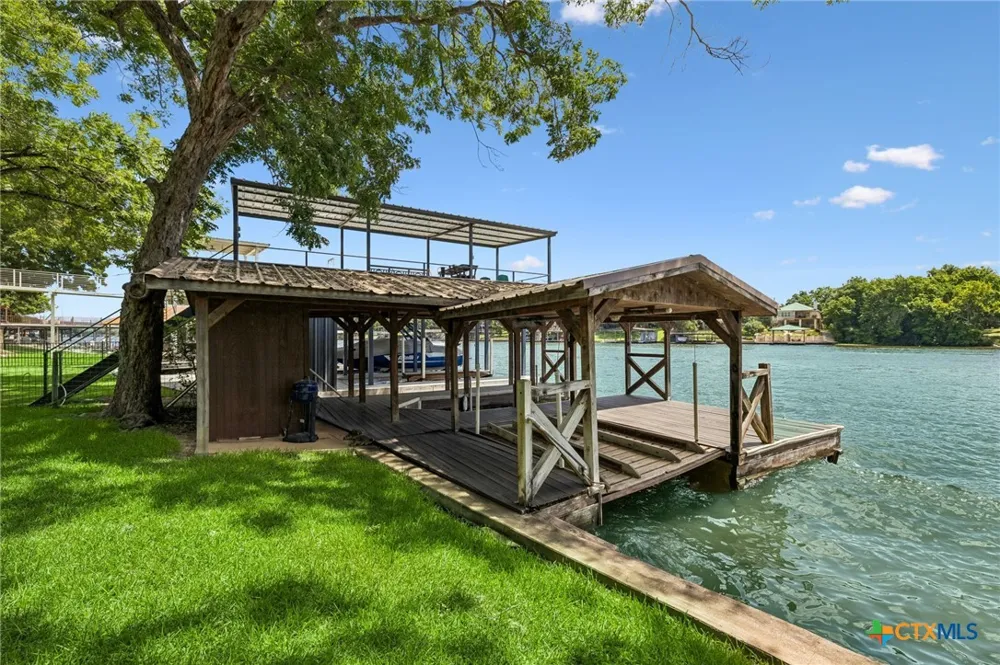 2632 Williams Lakeshore Kingsland, TX 78639