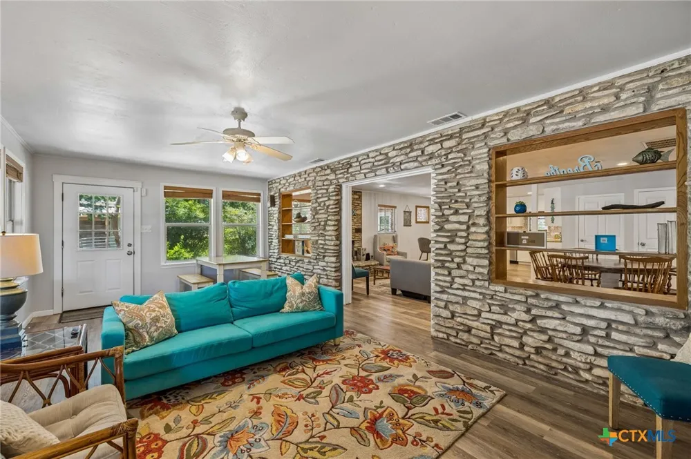 2632 Williams Lakeshore Kingsland, TX 78639