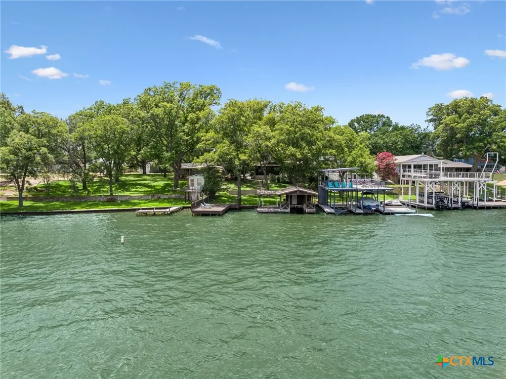 2632 Williams Lakeshore Kingsland, TX 78639