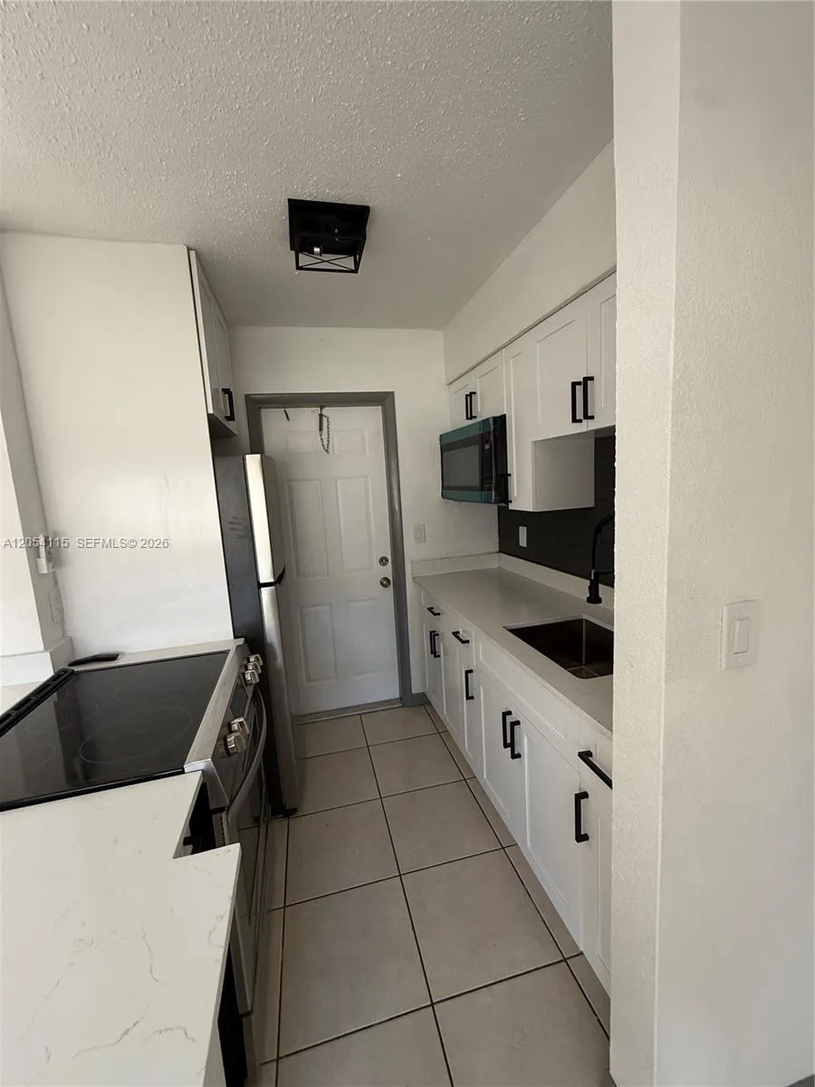 2216 Fillmore St #6 Hollywood, FL 33020