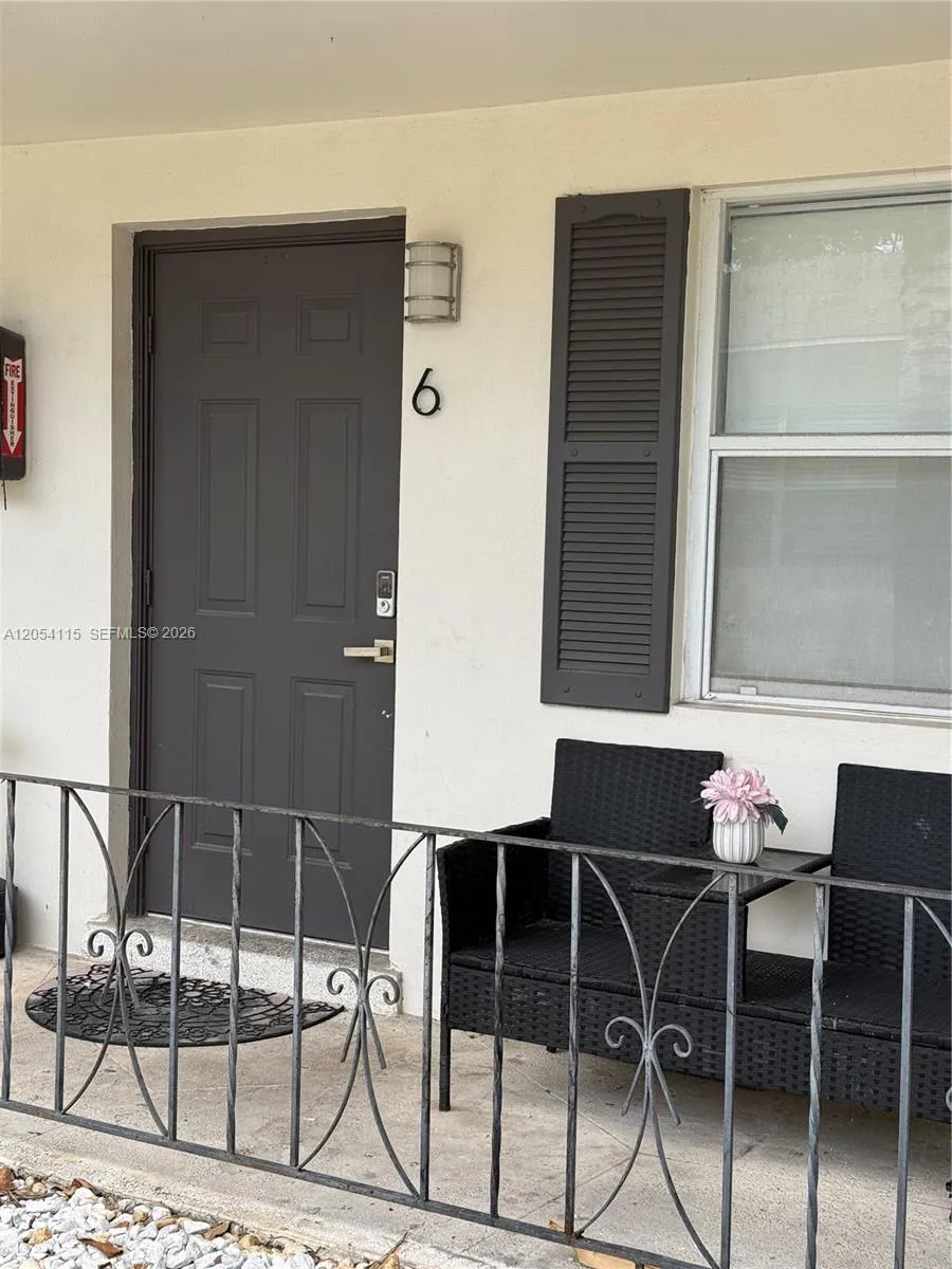 2216 Fillmore St #6 Hollywood, FL 33020
