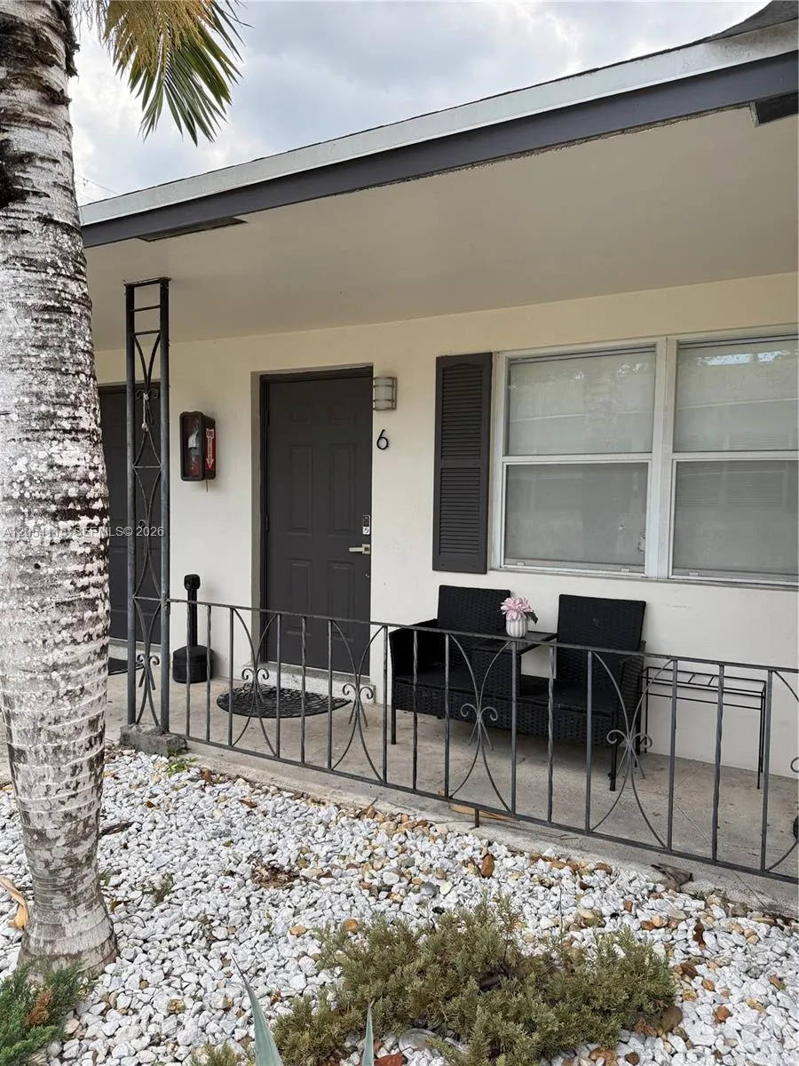 2216 Fillmore St #6 Hollywood, FL 33020