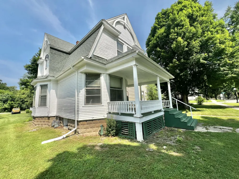 86 S Howell Street Hillsdale, MI 49242