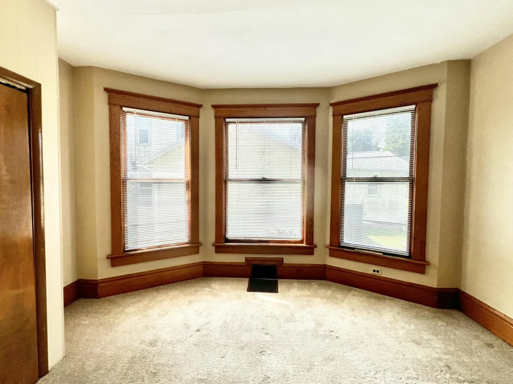86 S Howell Street Hillsdale, MI 49242