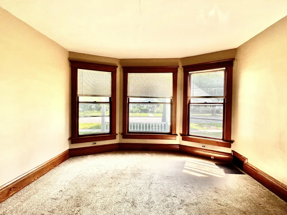86 S Howell Street Hillsdale, MI 49242