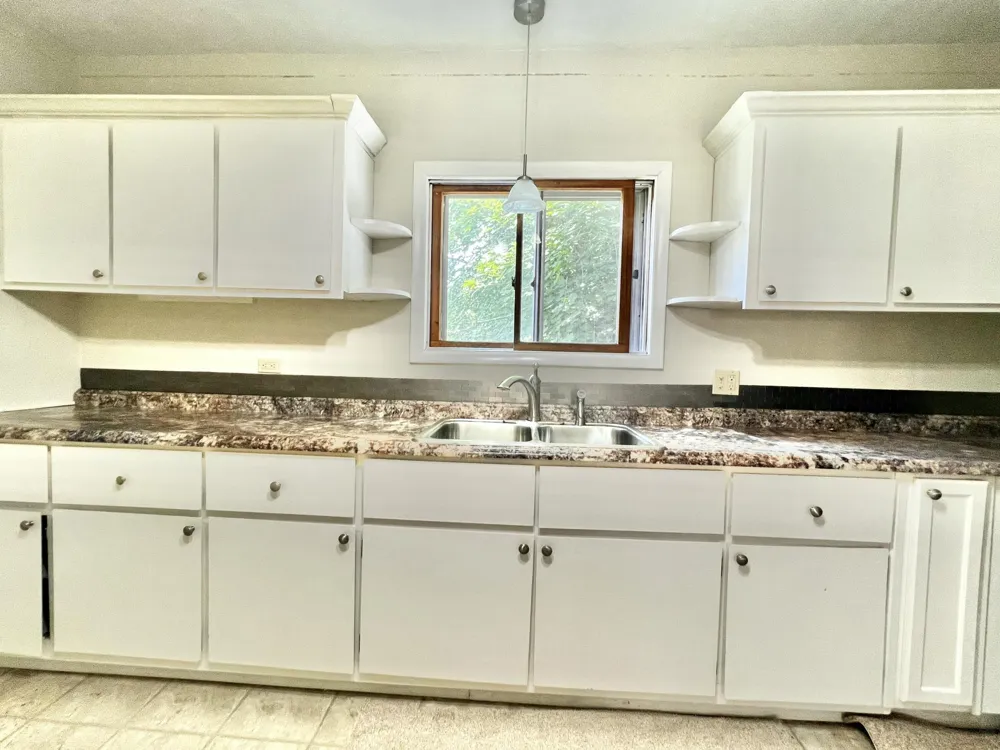 86 S Howell Street Hillsdale, MI 49242