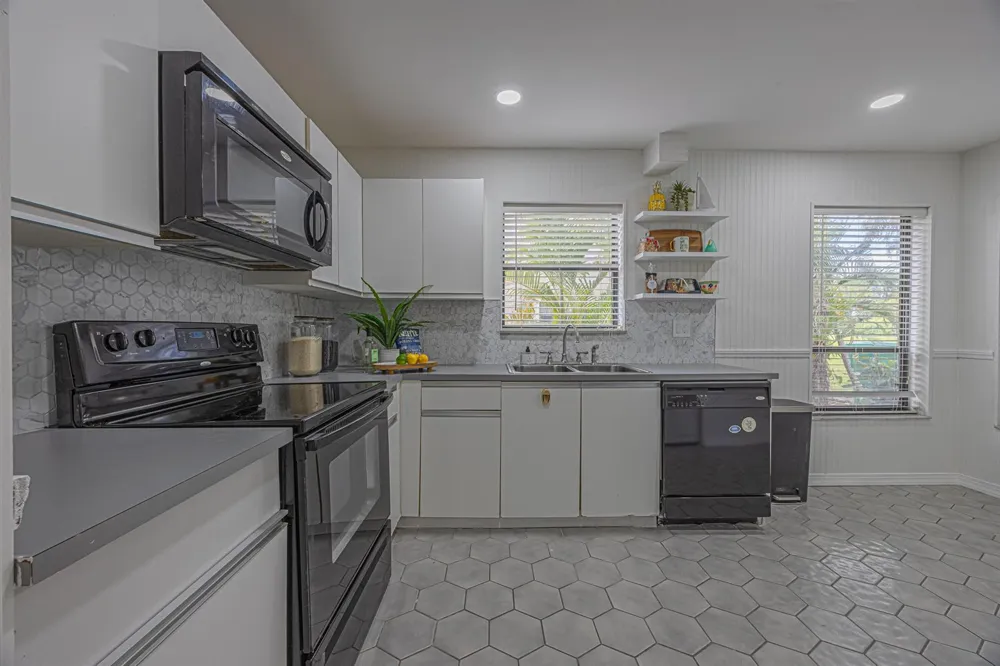 3625 Inverrary Boulevard W Lauderhill, FL 33319