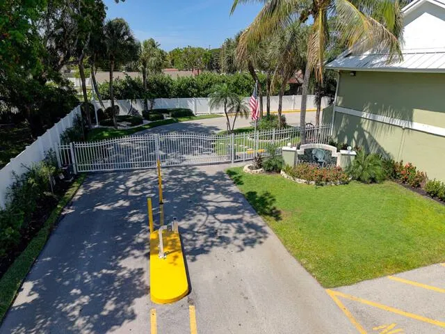 622 Mariners Way Boynton Beach, FL 33435