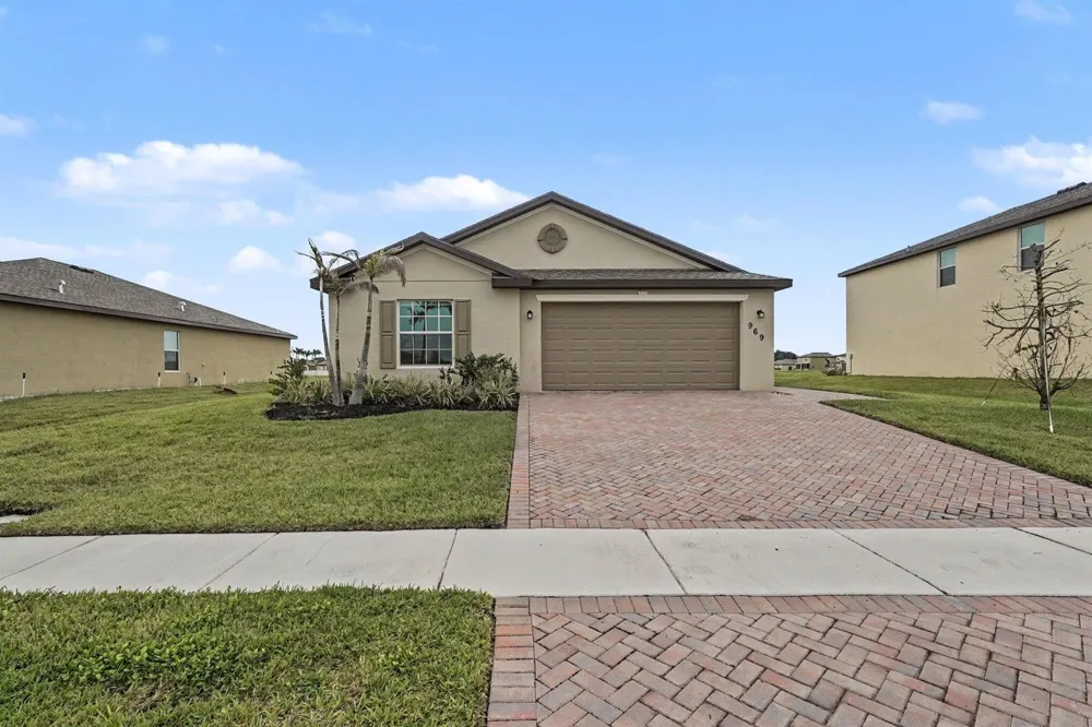 969 Bent Creek Drive Fort Pierce, FL 34947