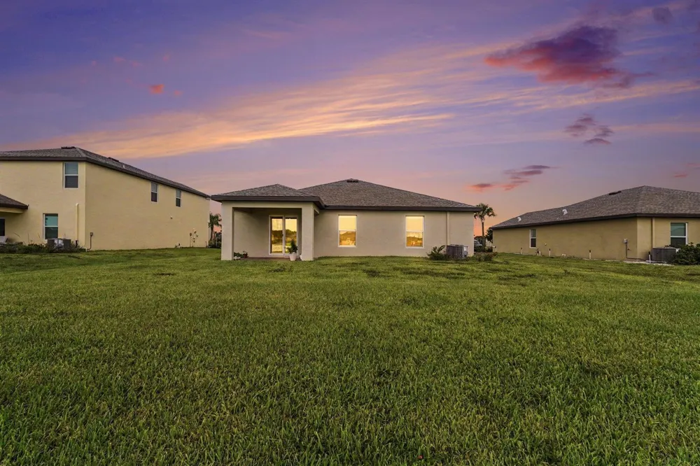 969 Bent Creek Drive Fort Pierce, FL 34947