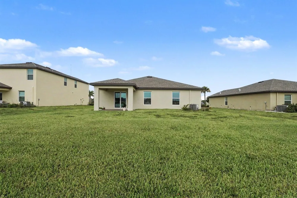 969 Bent Creek Drive Fort Pierce, FL 34947