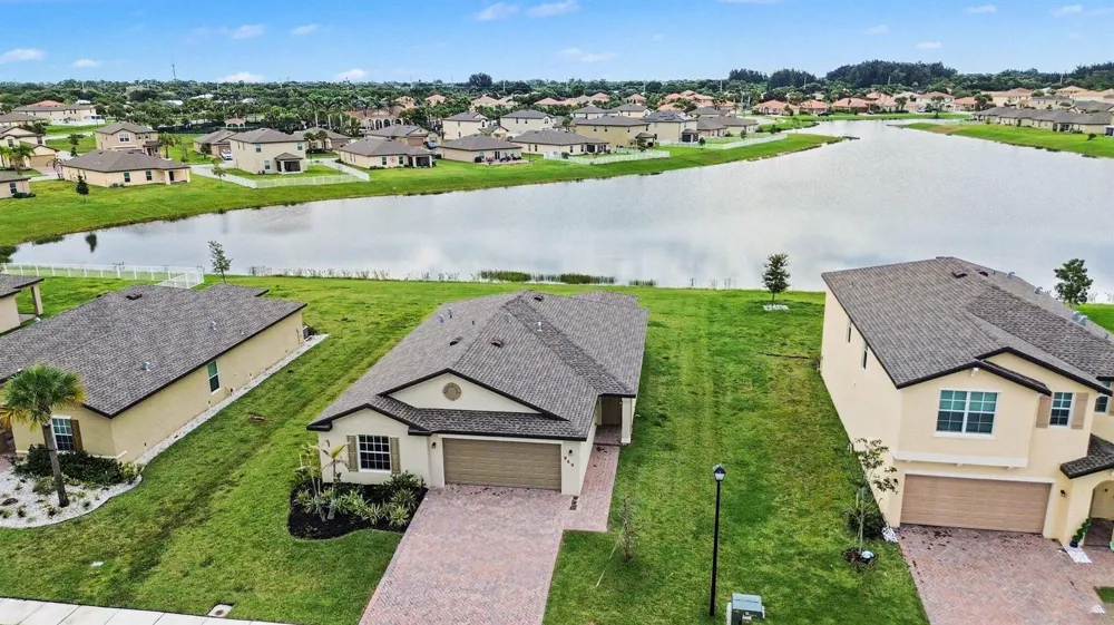 969 Bent Creek Drive Fort Pierce, FL 34947
