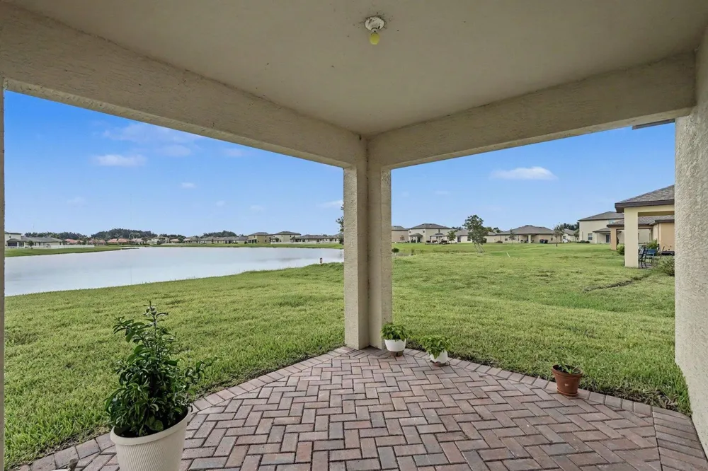 969 Bent Creek Drive Fort Pierce, FL 34947
