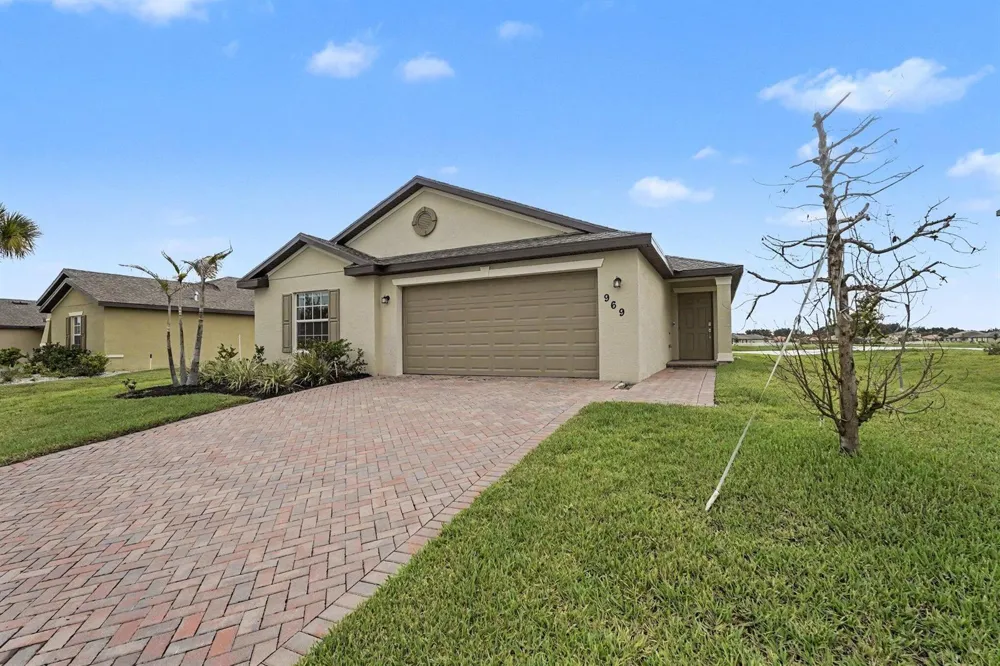 969 Bent Creek Drive Fort Pierce, FL 34947